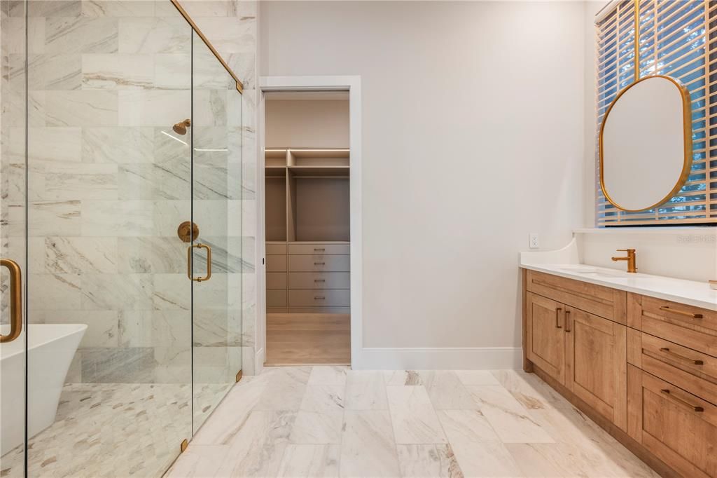 For Sale: $3,390,000 (5 beds, 5 baths, 4520 Square Feet)