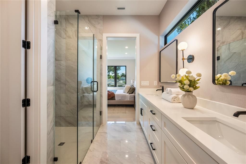 For Sale: $3,390,000 (5 beds, 5 baths, 4520 Square Feet)