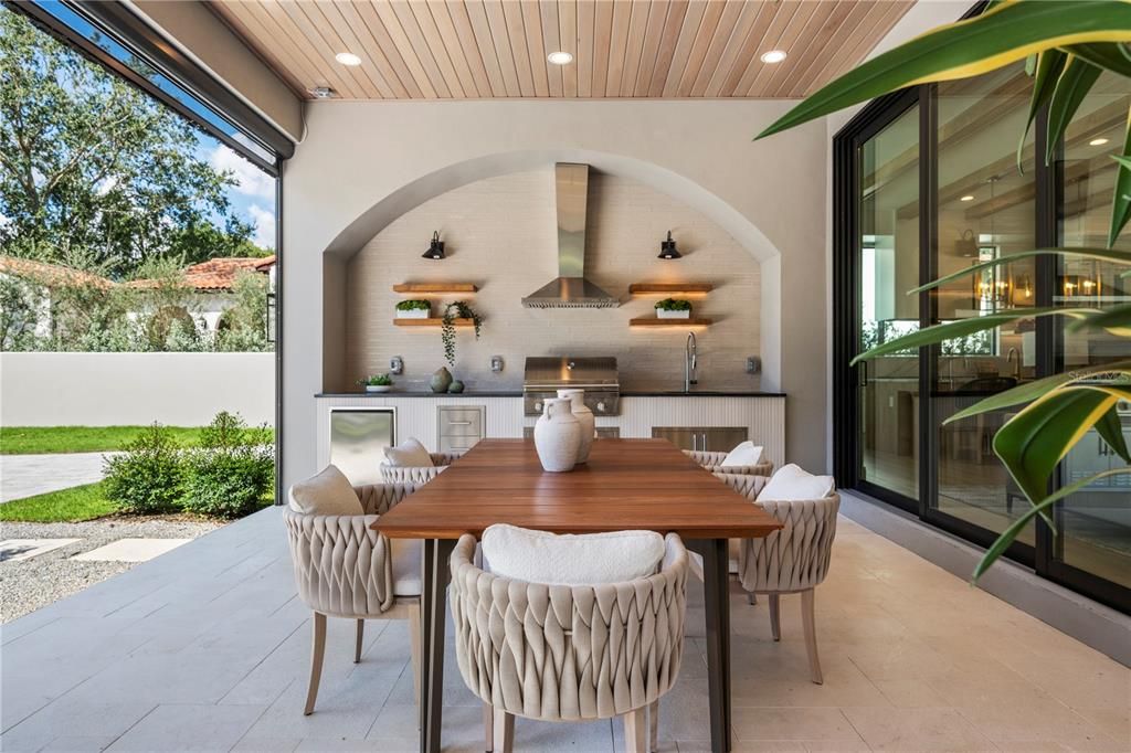 For Sale: $3,390,000 (5 beds, 5 baths, 4520 Square Feet)