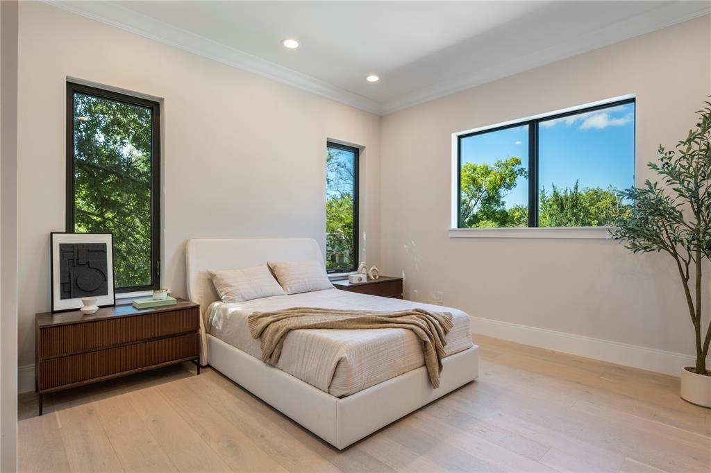 For Sale: $3,390,000 (5 beds, 5 baths, 4520 Square Feet)