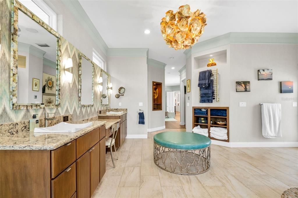 For Sale: $3,375,000 (5 beds, 4 baths, 4965 Square Feet)