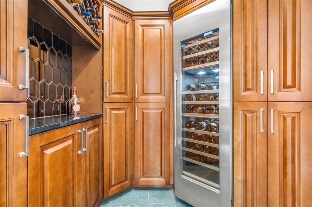 For Sale: $3,375,000 (5 beds, 4 baths, 4965 Square Feet)