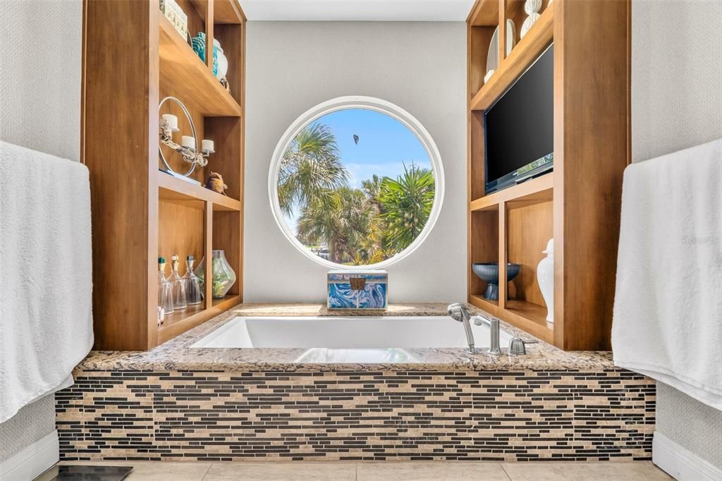 For Sale: $3,375,000 (5 beds, 4 baths, 4965 Square Feet)