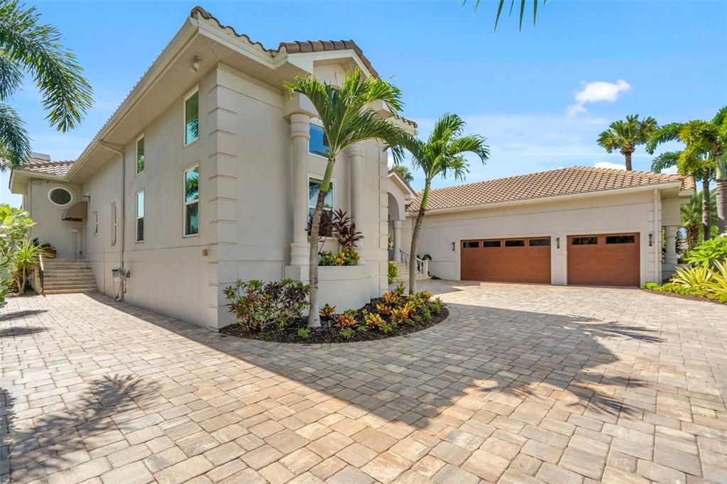 For Sale: $3,375,000 (5 beds, 4 baths, 4965 Square Feet)