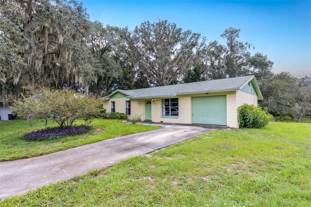 For Sale: $219,900 (3 beds, 1 baths, 1000 Square Feet)