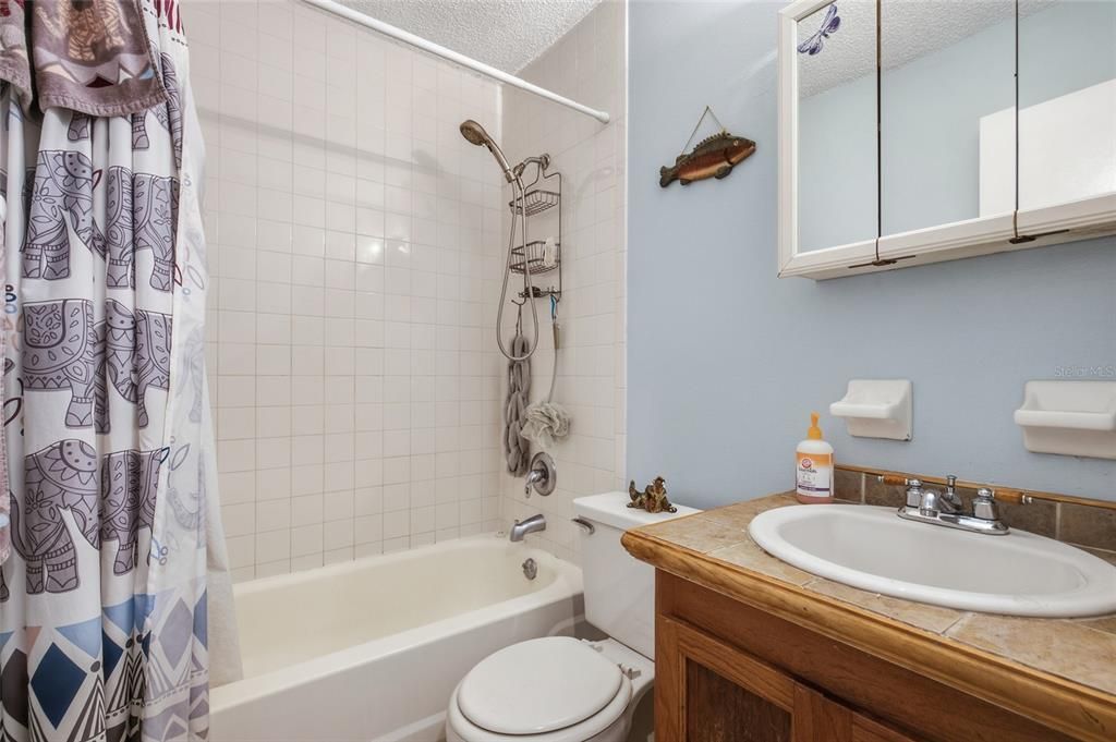 For Sale: $219,900 (3 beds, 1 baths, 1000 Square Feet)