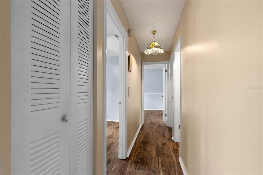 For Sale: $219,900 (3 beds, 1 baths, 1000 Square Feet)