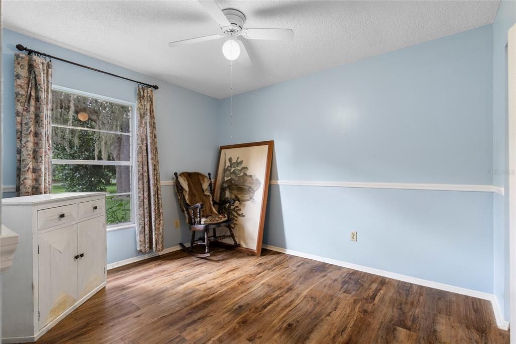 For Sale: $219,900 (3 beds, 1 baths, 1000 Square Feet)