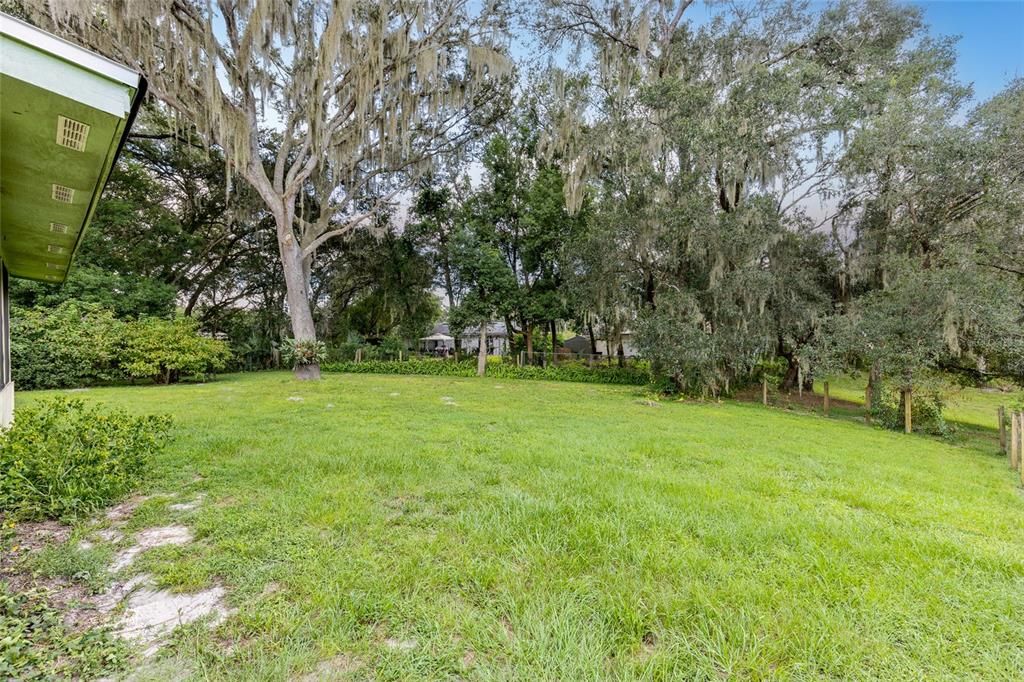 For Sale: $219,900 (3 beds, 1 baths, 1000 Square Feet)