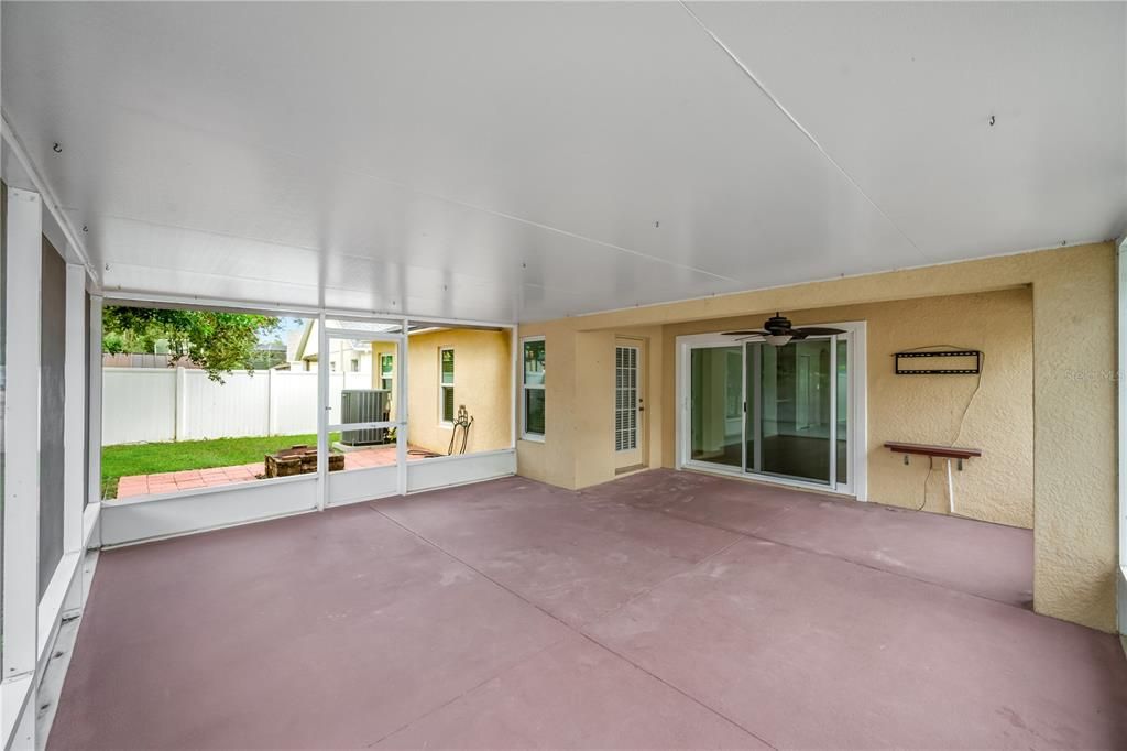 En Venta: $329,900 (4 camas, 2 baños, 1978 Pies cuadrados)