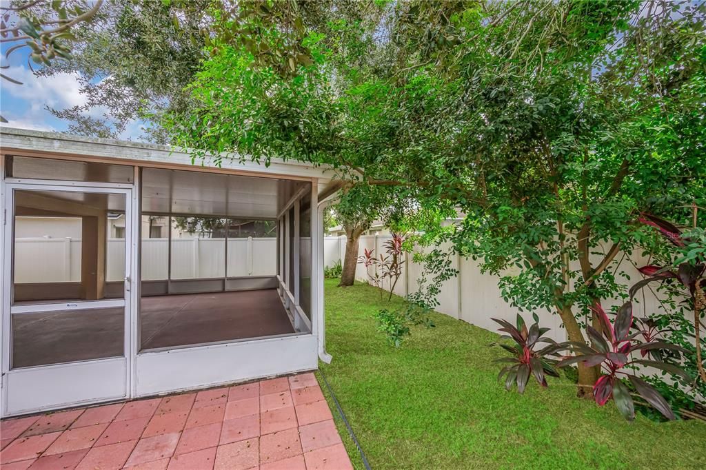 En Venta: $329,900 (4 camas, 2 baños, 1978 Pies cuadrados)