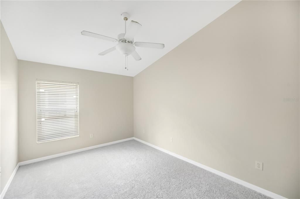 En Venta: $329,900 (4 camas, 2 baños, 1978 Pies cuadrados)