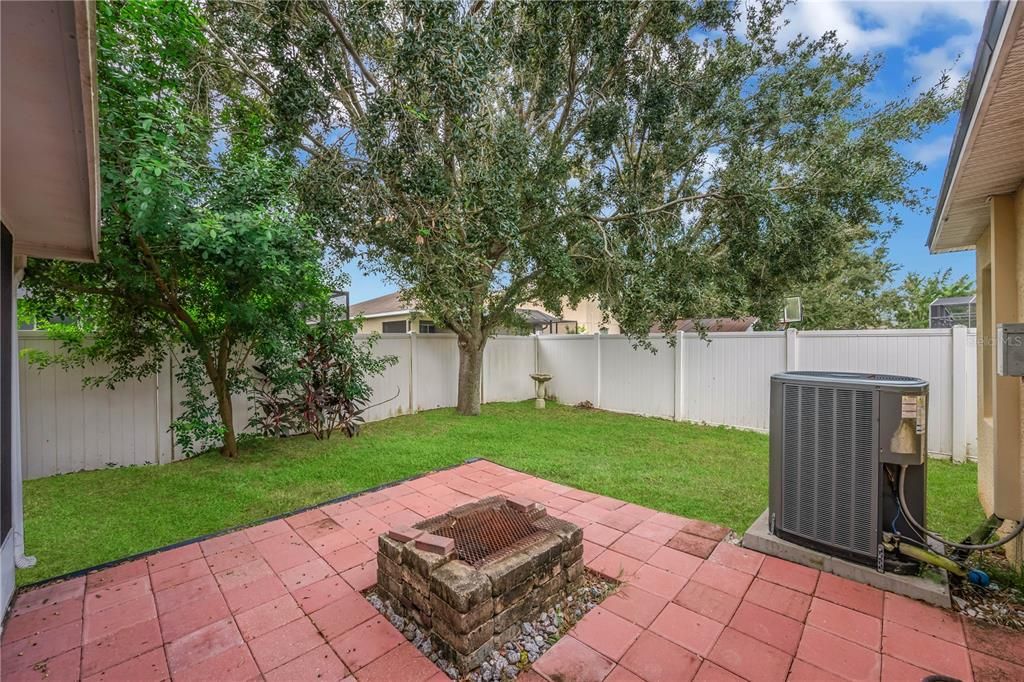 En Venta: $329,900 (4 camas, 2 baños, 1978 Pies cuadrados)