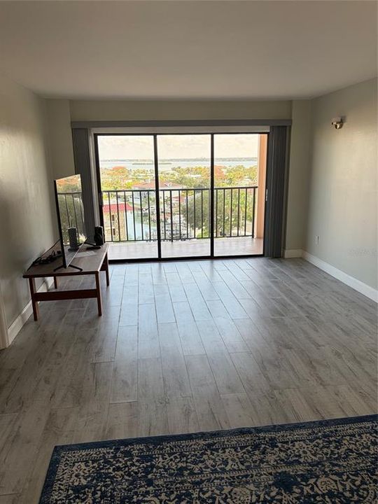 En Venta: $463,000 (2 camas, 2 baños, 966 Pies cuadrados)
