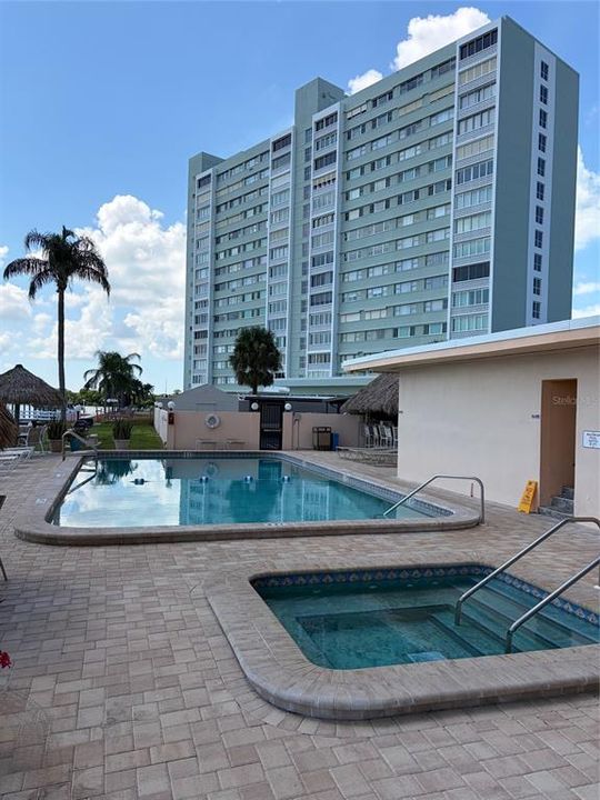 En Venta: $463,000 (2 camas, 2 baños, 966 Pies cuadrados)