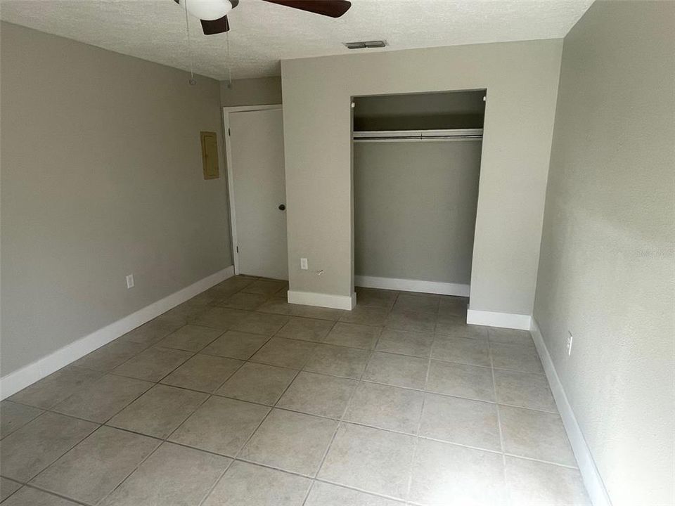 For Rent: $1,200 (2 beds, 1 baths, 890 Square Feet)