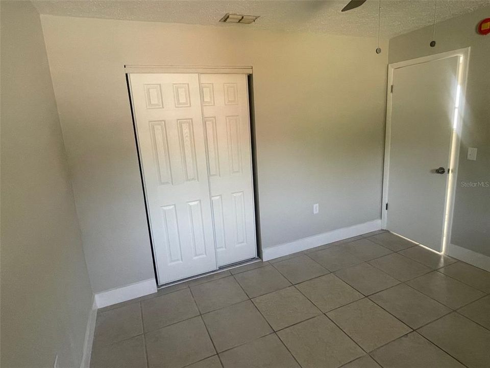 For Rent: $1,200 (2 beds, 1 baths, 890 Square Feet)