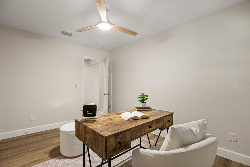 En Venta: $899,000 (4 camas, 3 baños, 2399 Pies cuadrados)