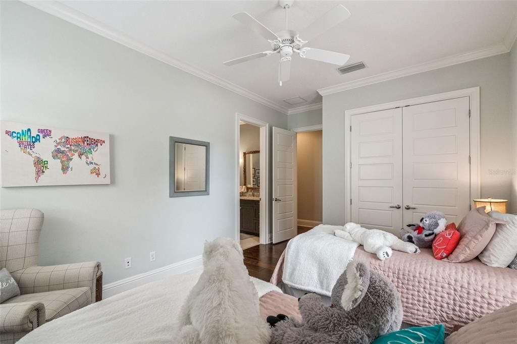 For Sale: $889,000 (3 beds, 3 baths, 3245 Square Feet)