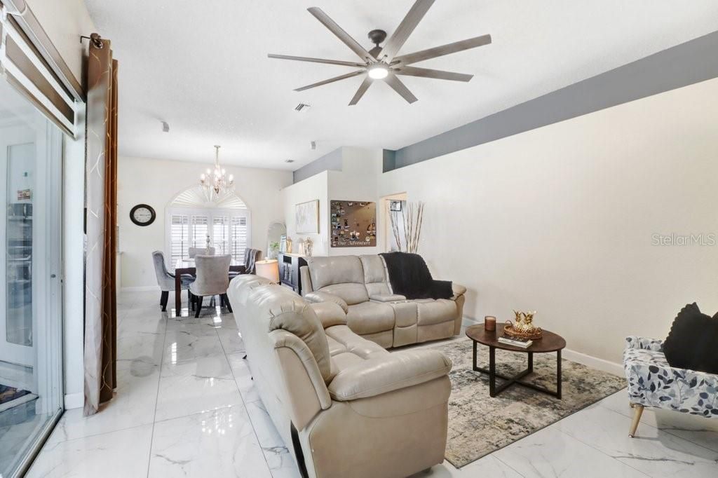 Под контрактом: $475,000 (4 спален, 3 ванн, 2120 Квадратных фут)