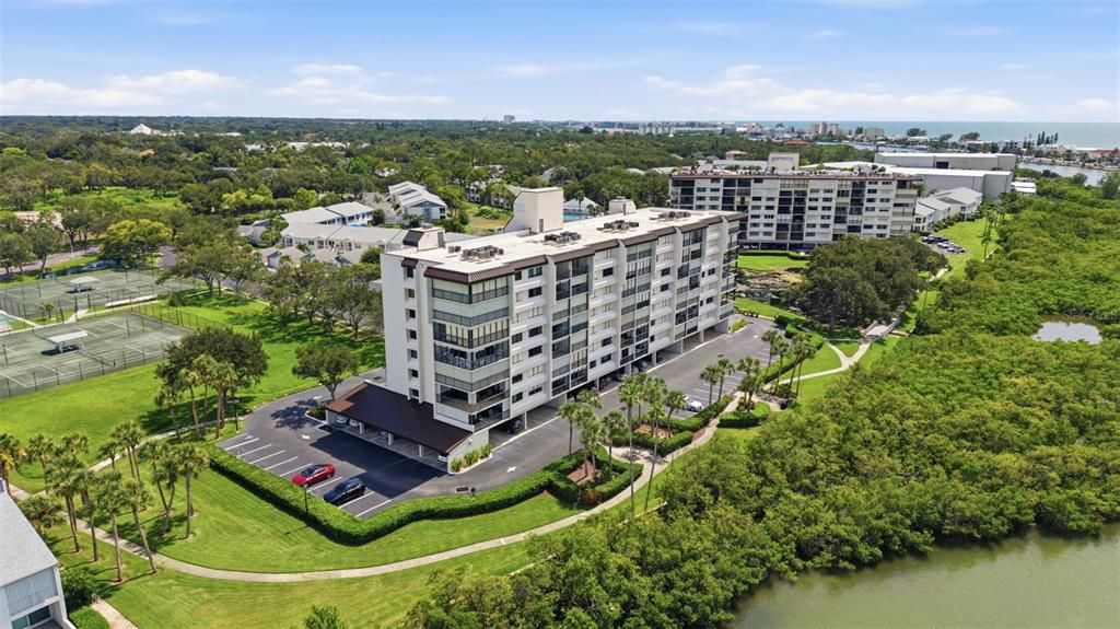 На продажу: $405,000 (2 спален, 2 ванн, 1225 Квадратных фут)