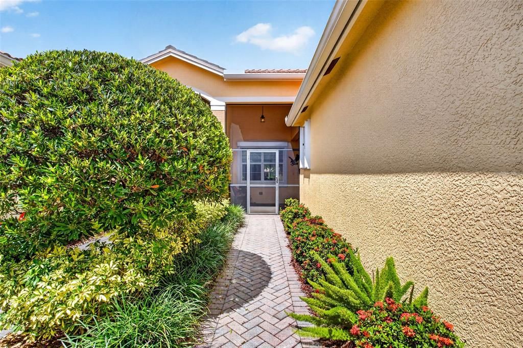 For Sale: $329,900 (3 beds, 2 baths, 1704 Square Feet)