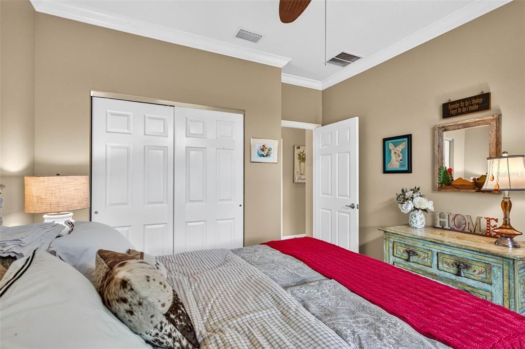 For Sale: $329,900 (3 beds, 2 baths, 1704 Square Feet)