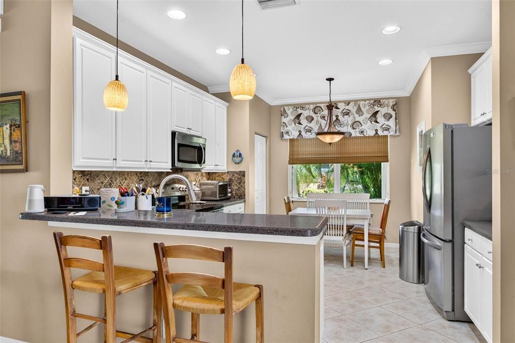 For Sale: $329,900 (3 beds, 2 baths, 1704 Square Feet)
