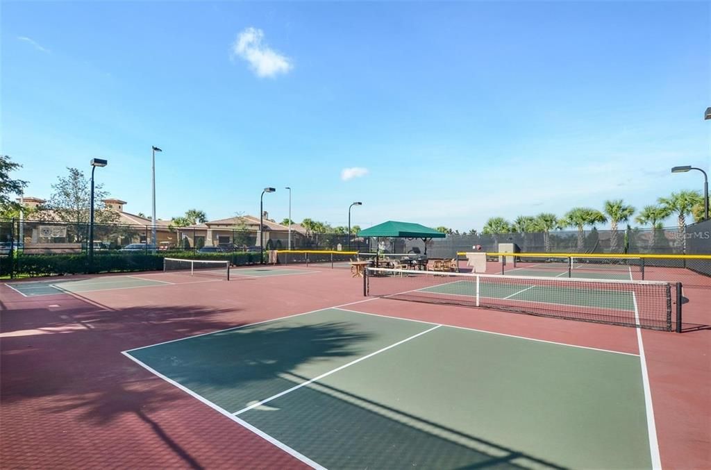 For Sale: $329,900 (3 beds, 2 baths, 1704 Square Feet)