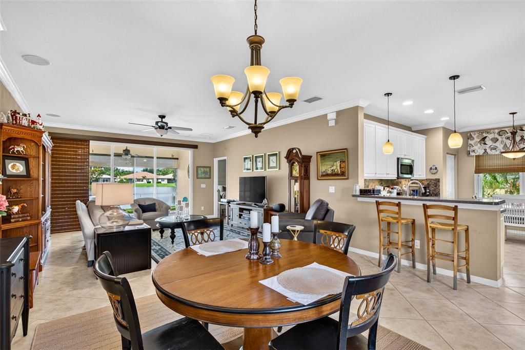 For Sale: $329,900 (3 beds, 2 baths, 1704 Square Feet)