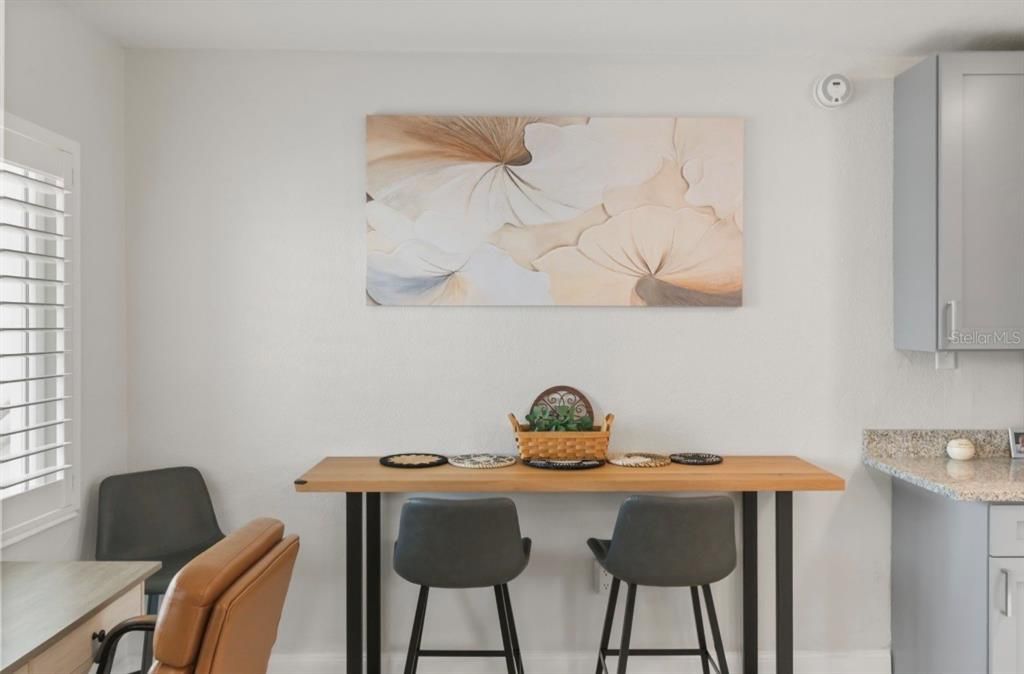 En Venta: $407,000 (3 camas, 2 baños, 1216 Pies cuadrados)