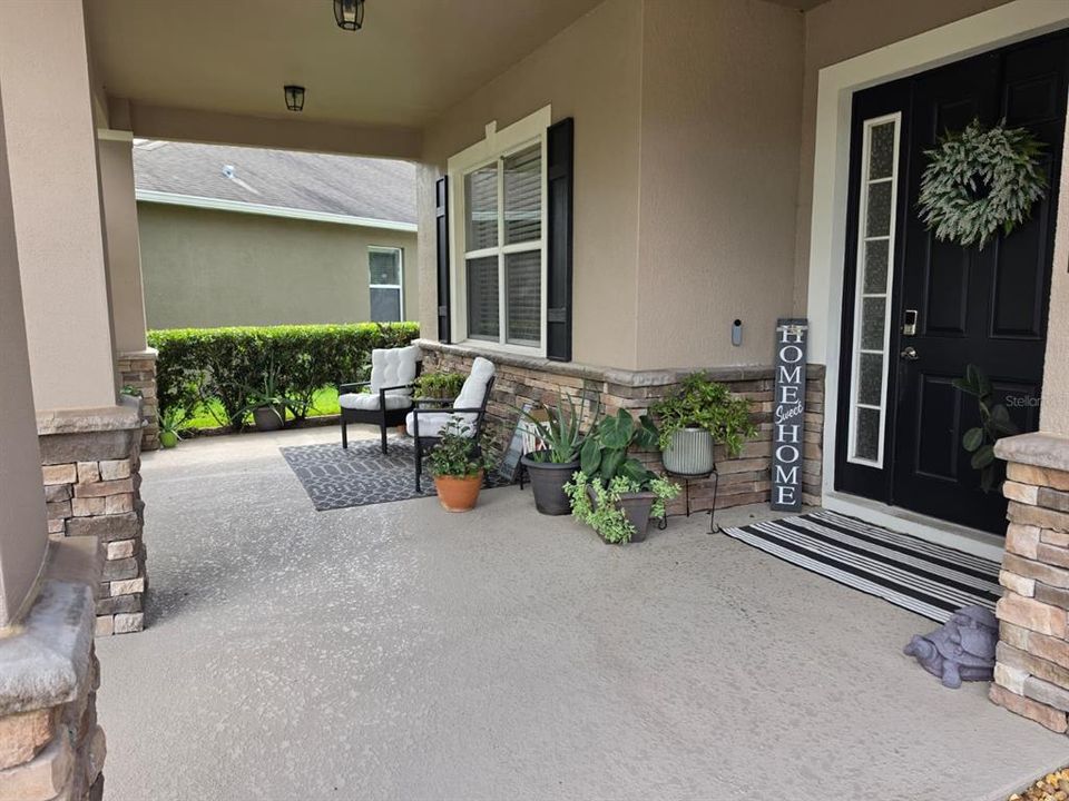 : $565,000 (5 beds, 4 baths, 2706 Square Feet)