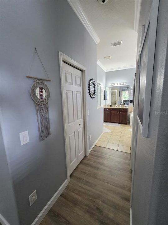 : $565,000 (5 beds, 4 baths, 2706 Square Feet)