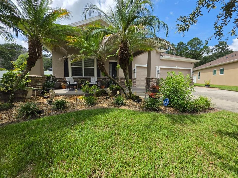 : $565,000 (5 beds, 4 baths, 2706 Square Feet)