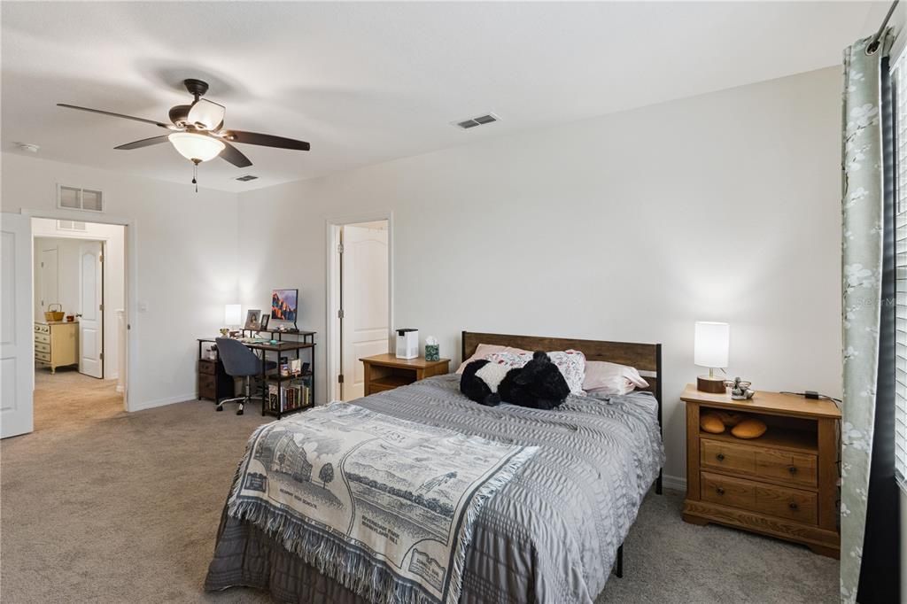 For Sale: $375,000 (5 beds, 3 baths, 2609 Square Feet)