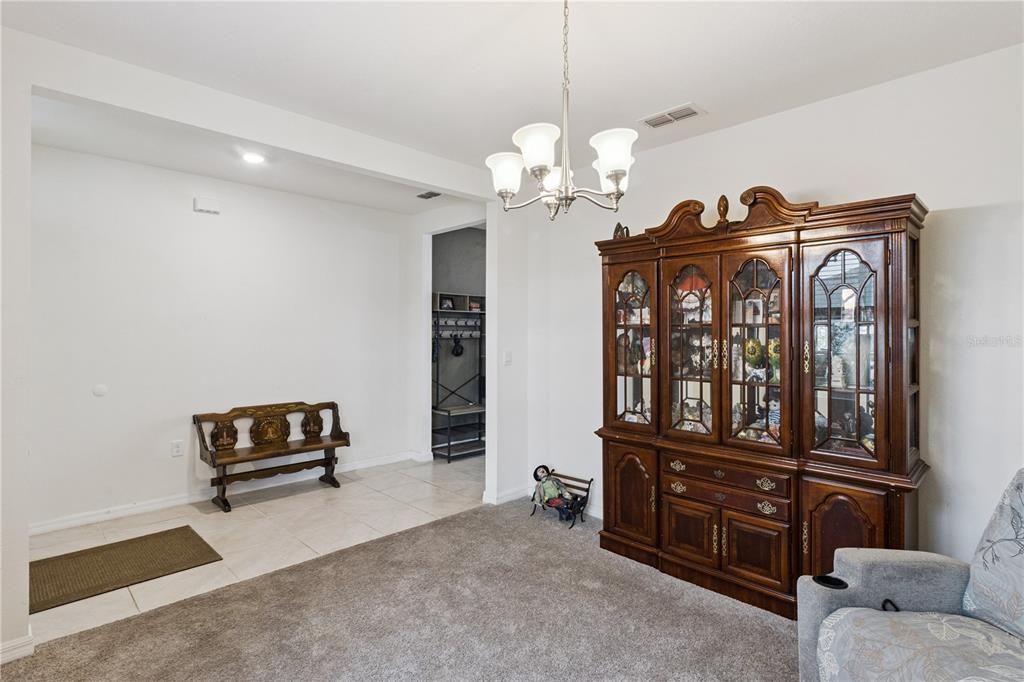 For Sale: $375,000 (5 beds, 3 baths, 2609 Square Feet)