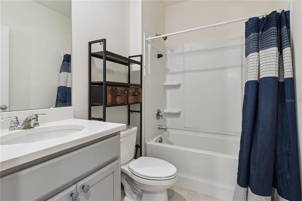 For Sale: $375,000 (5 beds, 3 baths, 2609 Square Feet)
