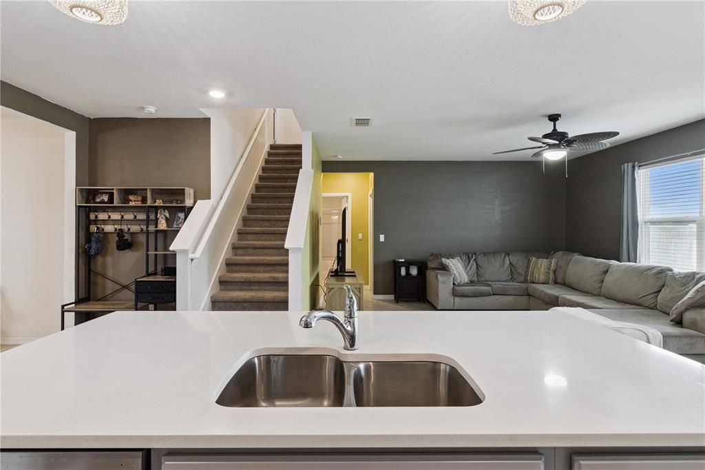 For Sale: $375,000 (5 beds, 3 baths, 2609 Square Feet)