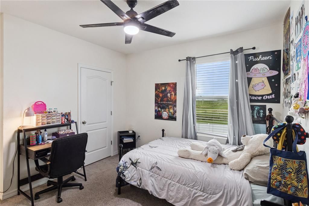 For Sale: $375,000 (5 beds, 3 baths, 2609 Square Feet)