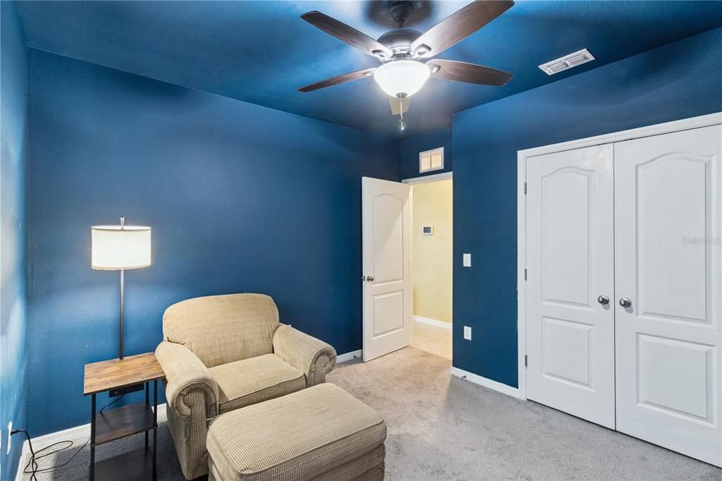 For Sale: $375,000 (5 beds, 3 baths, 2609 Square Feet)