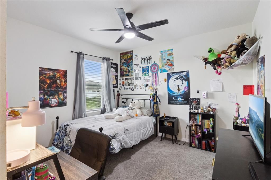 For Sale: $375,000 (5 beds, 3 baths, 2609 Square Feet)