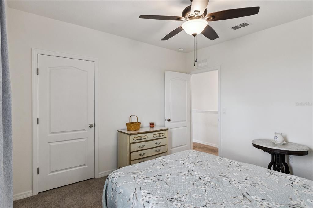 For Sale: $375,000 (5 beds, 3 baths, 2609 Square Feet)