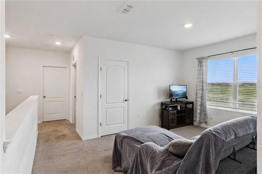For Sale: $375,000 (5 beds, 3 baths, 2609 Square Feet)