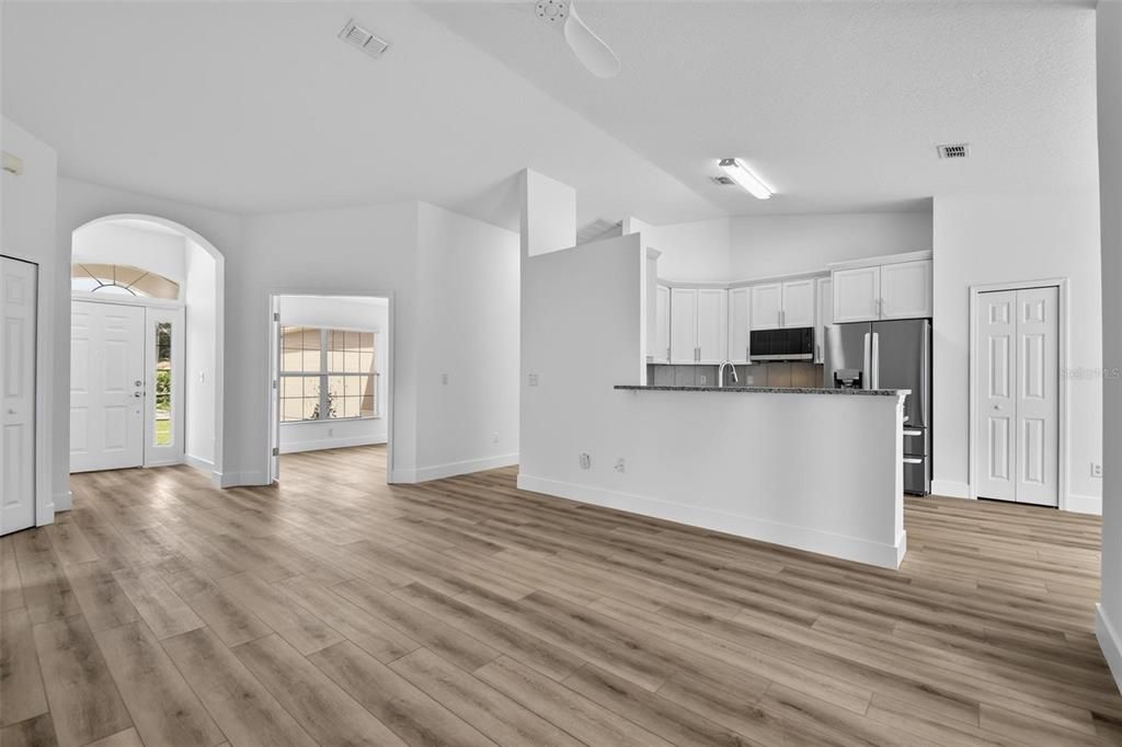 В аренду: $1,900 (3 спален, 2 ванн, 1489 Квадратных фут)