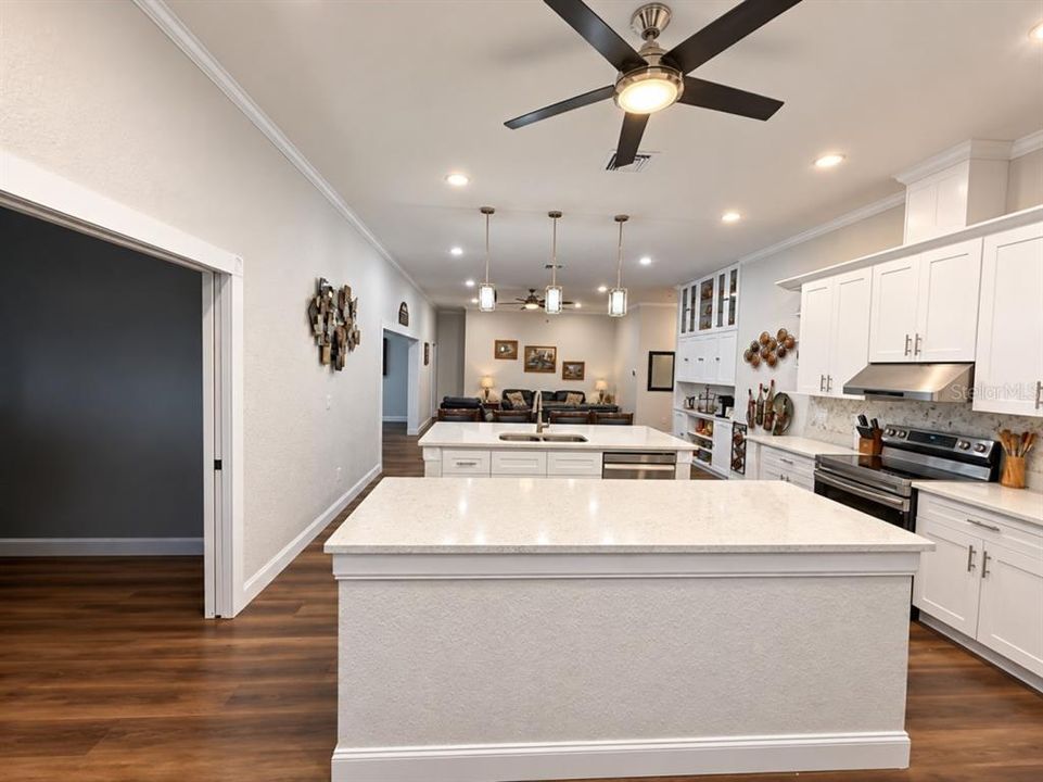 For Sale: $1,195,000 (4 beds, 3 baths, 2672 Square Feet)