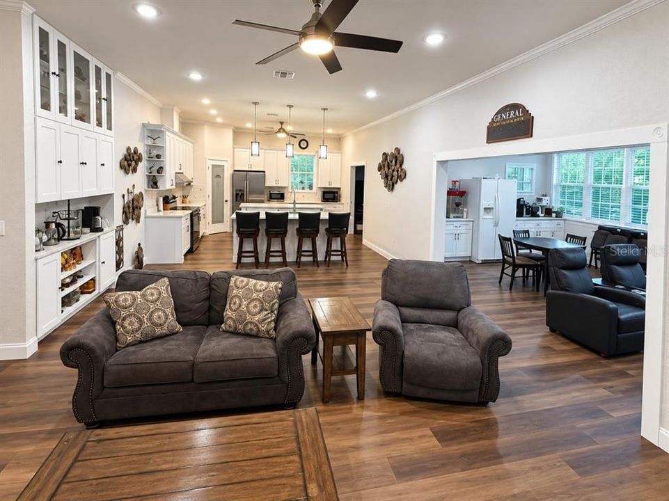 For Sale: $1,195,000 (4 beds, 3 baths, 2672 Square Feet)