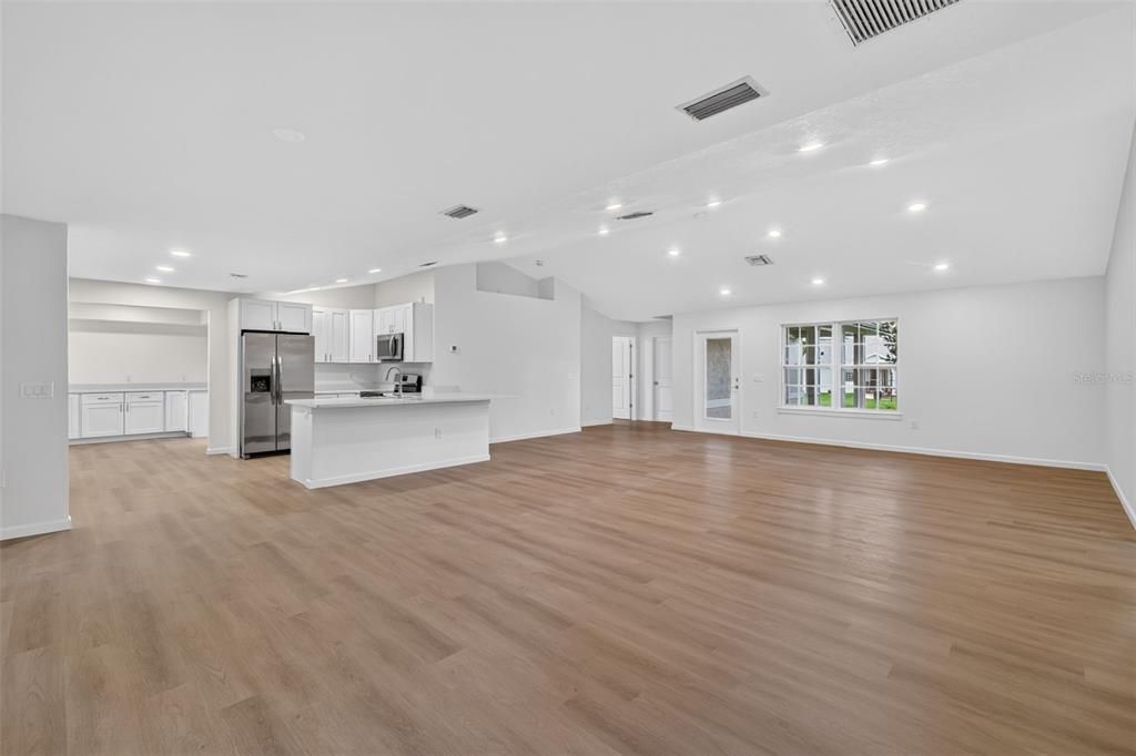 For Sale: $465,000 (4 beds, 3 baths, 3068 Square Feet)