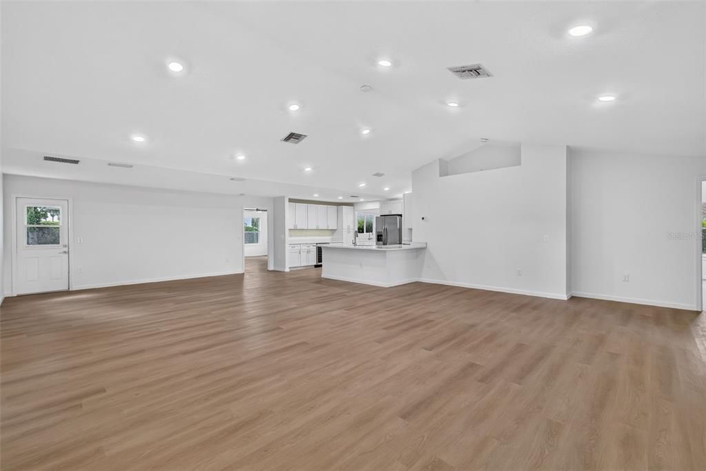 For Sale: $465,000 (4 beds, 3 baths, 3068 Square Feet)