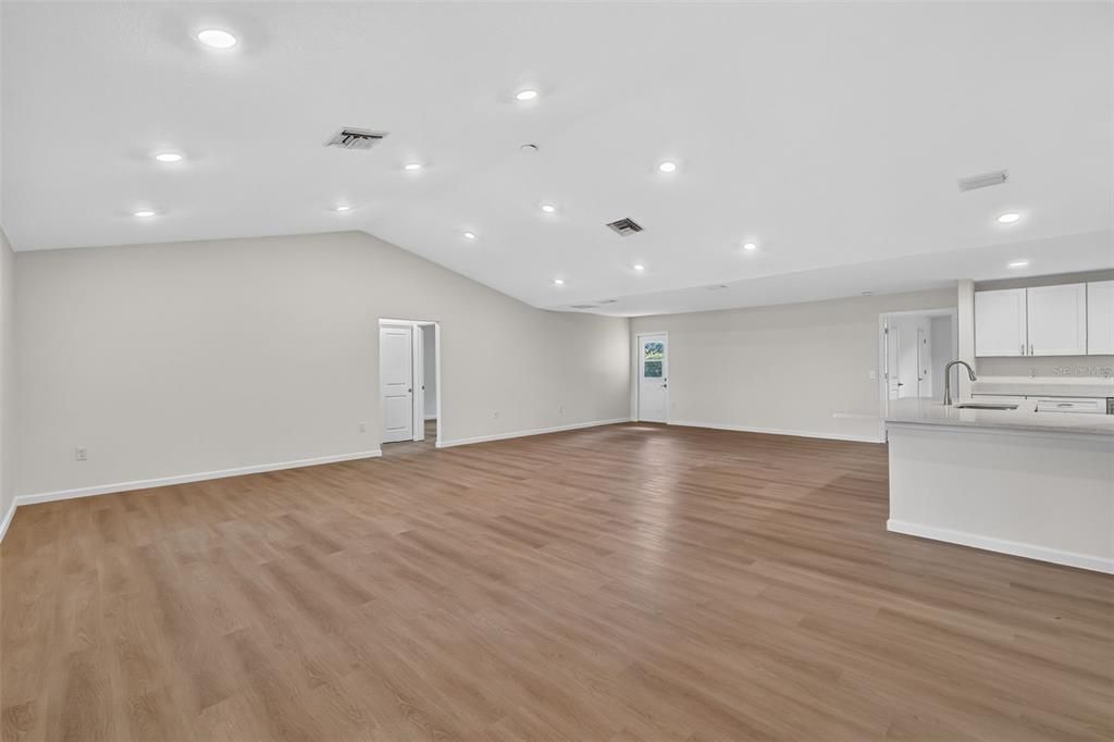 For Sale: $465,000 (4 beds, 3 baths, 3068 Square Feet)