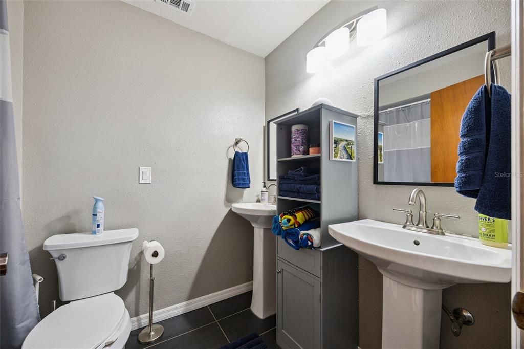 For Sale: $460,000 (3 beds, 2 baths, 1905 Square Feet)